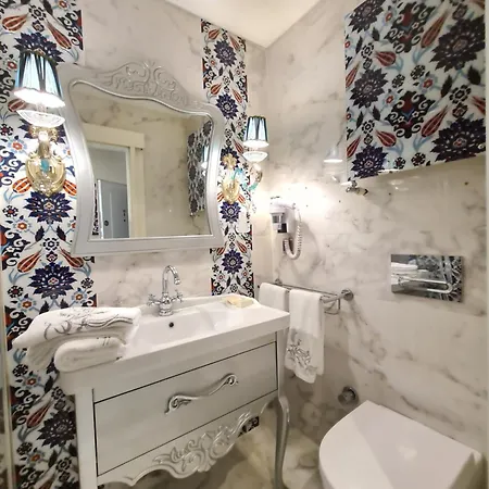 Excellent Galata Apartment