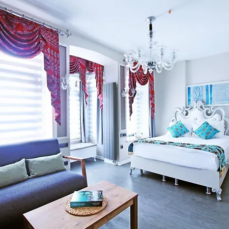 Excellent Galata Apartment