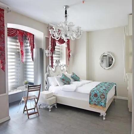 Excellent Galata Apartment